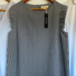 XL Sleeveless Blue and White Striped Top